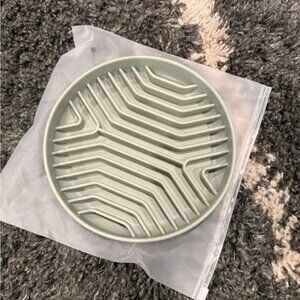 Medium size slow feeder dog bowl NWT